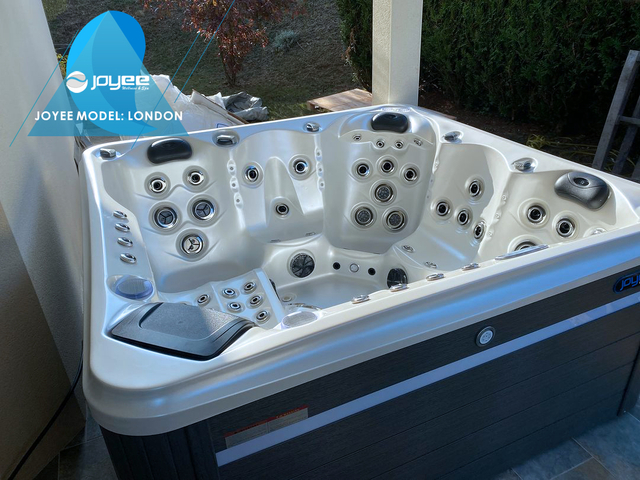 Luxe diepe spa buiten