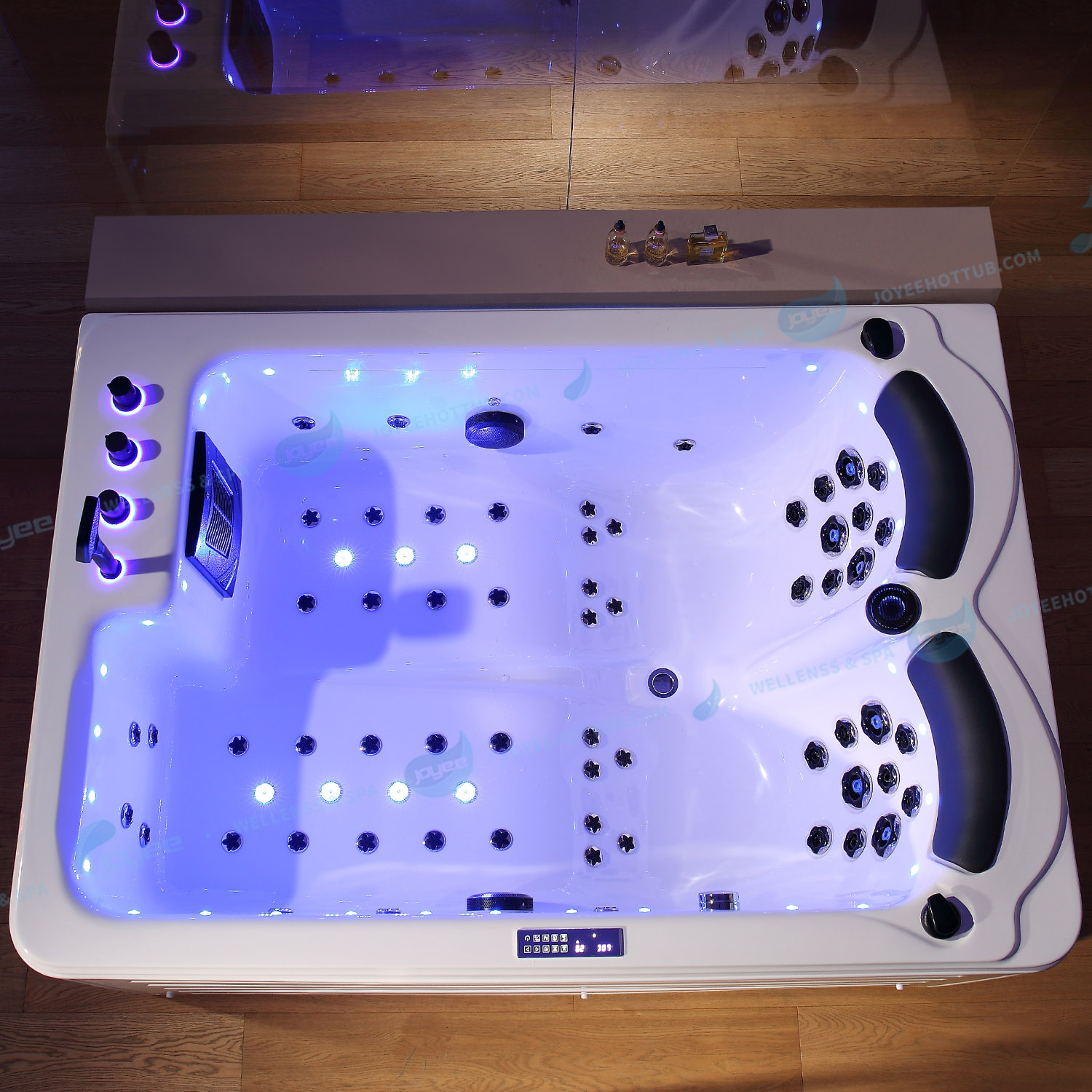 2 mensen binnen Jakuzy