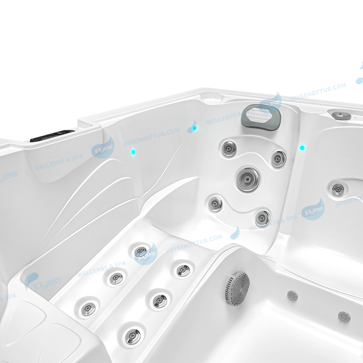 Outdoor Jacuzzi met ligstoelen