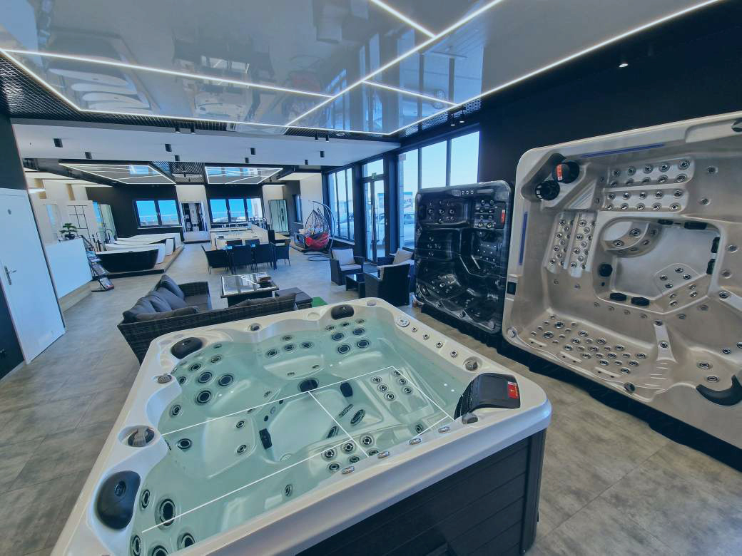 Samenwerken met een Amerikaanse distributieleider: exclusieve high-end spa-serie voor multi-channel groei L Joyee