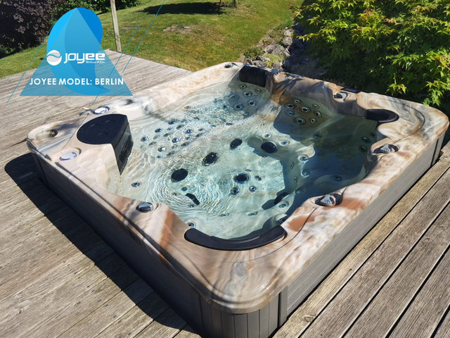 6 persoons buitenjacuzzi